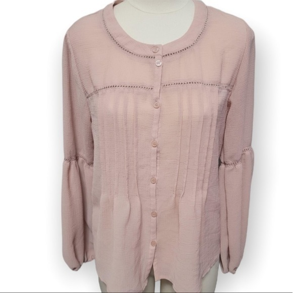 Maurices Blush Crepe Pintuck Peasant Blouse NWOT - Picture 2 of 5